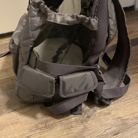 Small animal backpack carrier.  Looks very clean - Picture 3 of 13